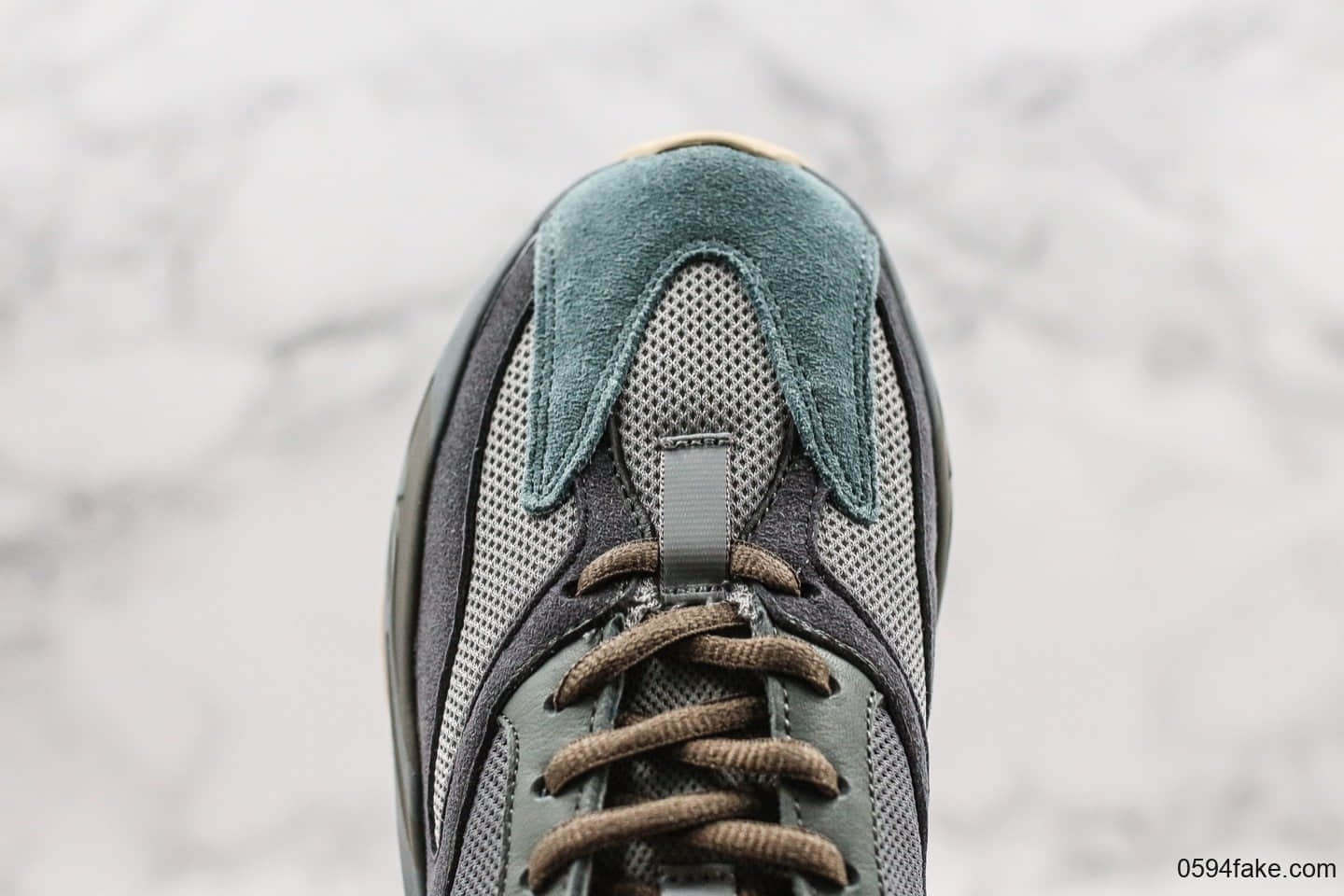 阿迪达斯adidas Yeezy Boost 700 Teal Blue纯原金标版本椰子700全新配色原厂巴斯夫中底网布搭配麂皮鞋面原档案数据开发复古老爹鞋 货号：FW2499