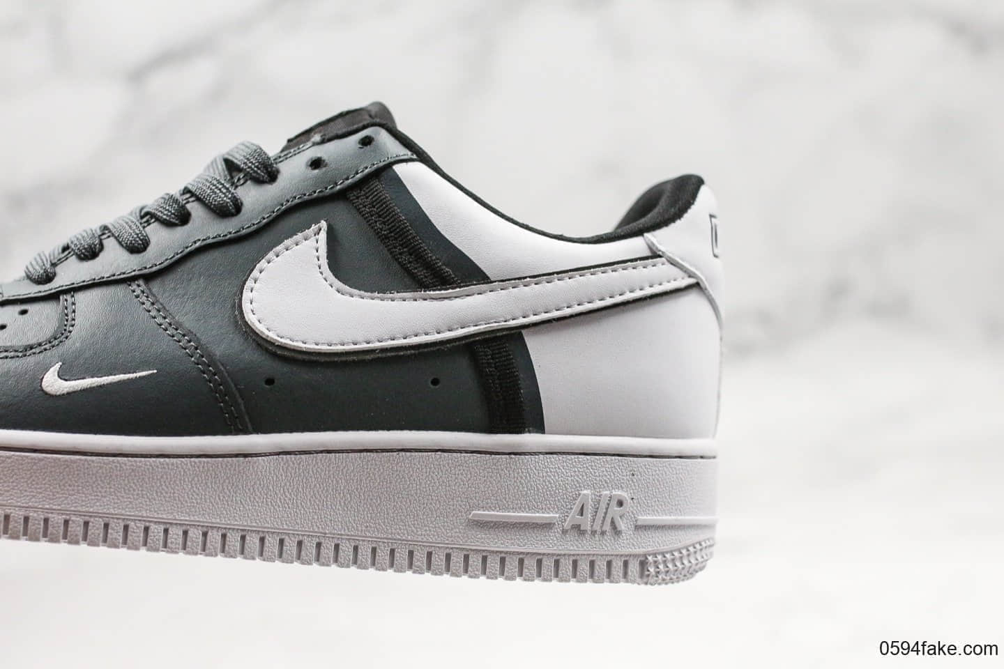 耐克Nike Air Force 1空军一号低帮休闲板鞋白灰色公司级原楦开发内置solo气垫 货号：CI0061-002