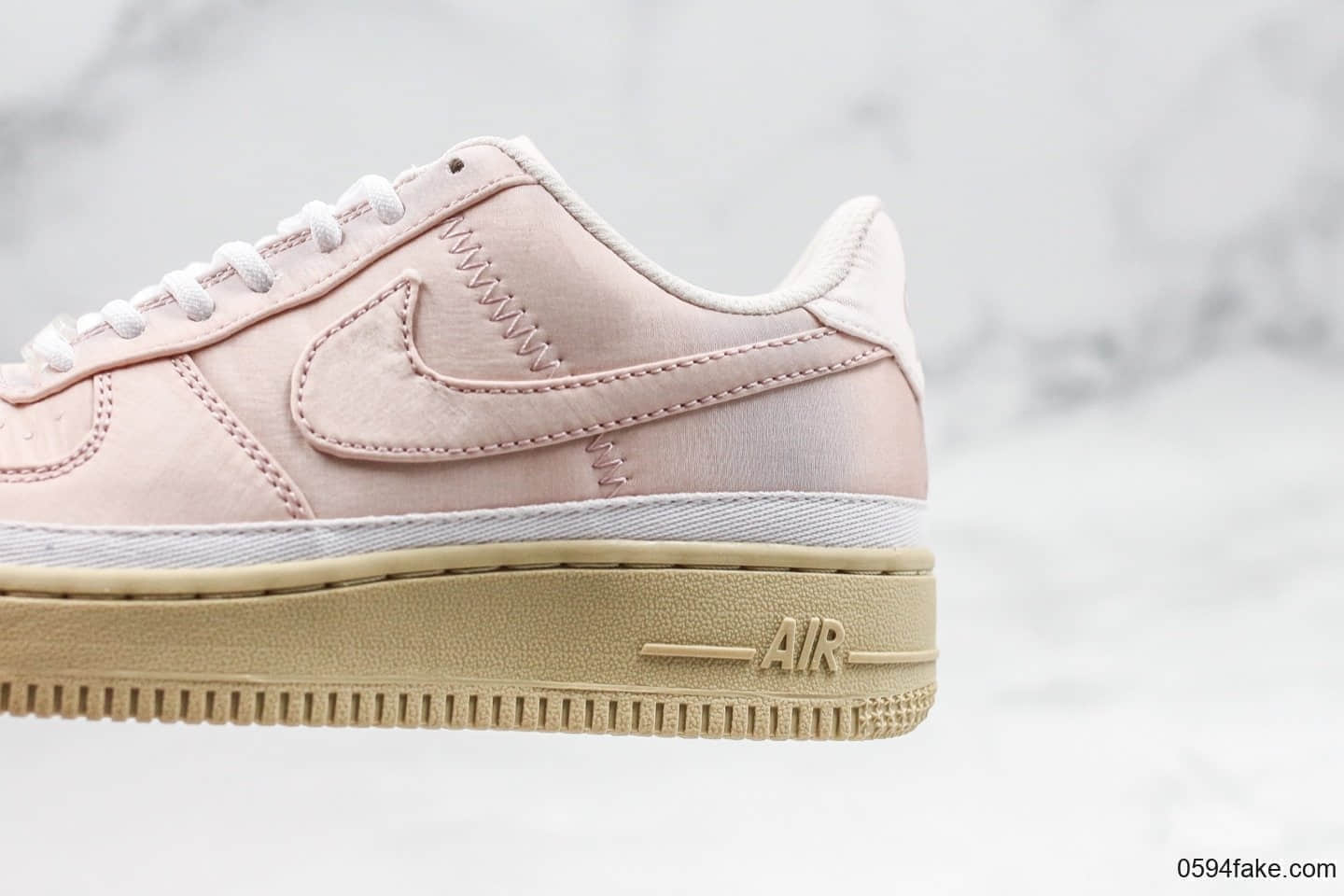耐克Nike Air Force 1 07 SE纯原版本低帮空军丝绸樱花粉内置全掌气垫全新鞋面材质区别市面通货版本 货号：AA0287-604