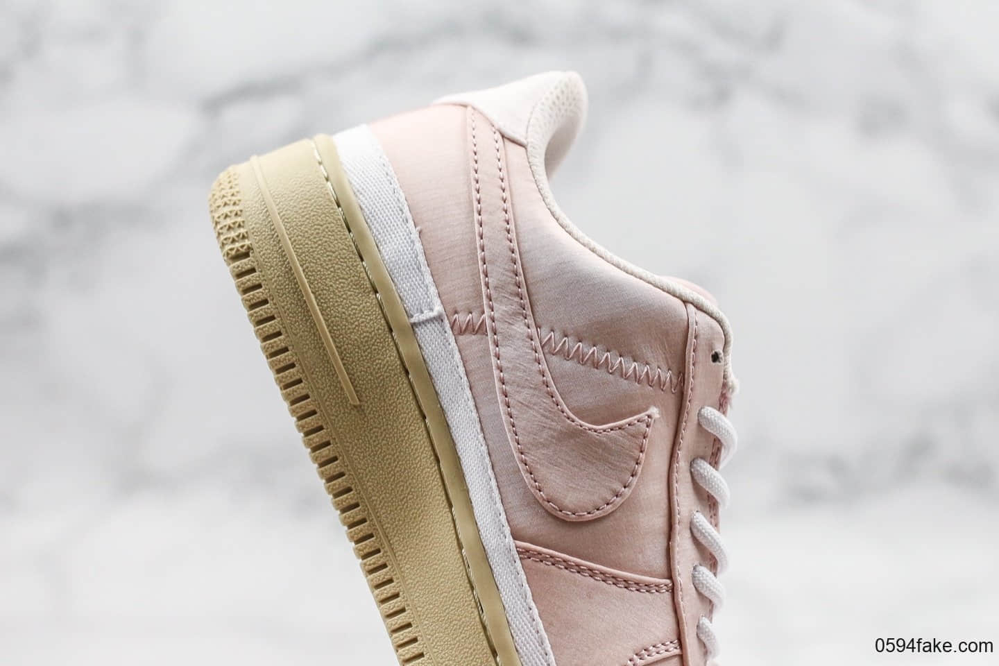 耐克Nike Air Force 1 07 SE纯原版本低帮空军丝绸樱花粉内置全掌气垫全新鞋面材质区别市面通货版本 货号：AA0287-604