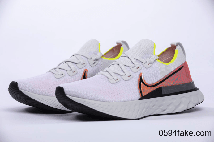 Nike全新跑鞋明年发售！结合Zoom Vaporfly 4％和Nike React的豪华配置！