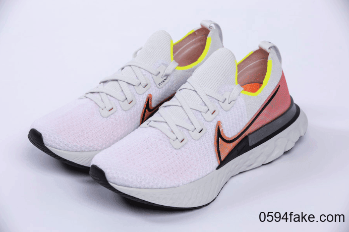 Nike全新跑鞋明年发售！结合Zoom Vaporfly 4％和Nike React的豪华配置！