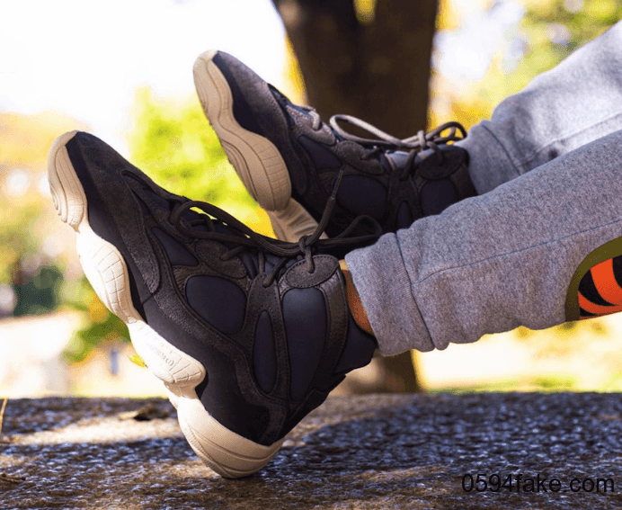 秋冬来一双吗？Yeezy 500 High“ Slate”最新上脚图曝光！ 货号：FW4968