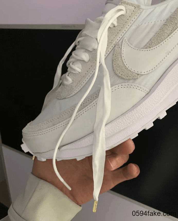 简约百搭！Sacai x Nike LDWaffle“ White Nylon”实物图曝光！