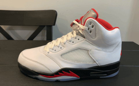 还是熟悉的“流川枫”配色！Air Jordan 5“Fire Red”最新实物图曝光！明年发售！ 货号：CT4838-102