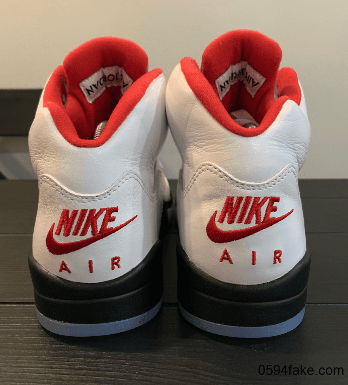 还是熟悉的“流川枫”配色！Air Jordan 5“Fire Red”最新实物图曝光！明年发售！ 货号：CT4838-102