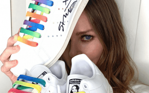 元气彩虹鞋带！Stella McCartney x adidas Stan Smith下月发售！