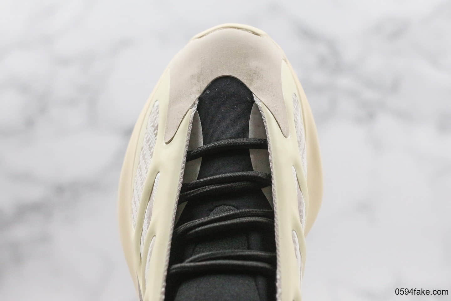 阿迪达斯Adidas Yeezy 700 V3 Azael公司级版本椰子700三代老爹鞋生胶色原档案数据开发原盒原标 货号：FW4980