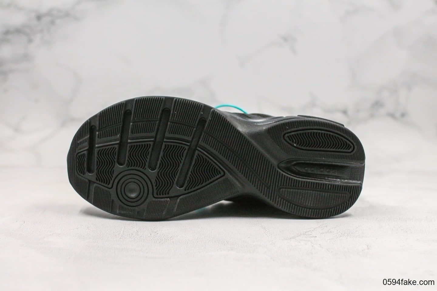 阿迪达斯Adidas Men's Strutter Running Shoes公司级版本三叶草新款轻便老爹鞋黑色头层皮革鞋面原盒原标 货号：EG2656