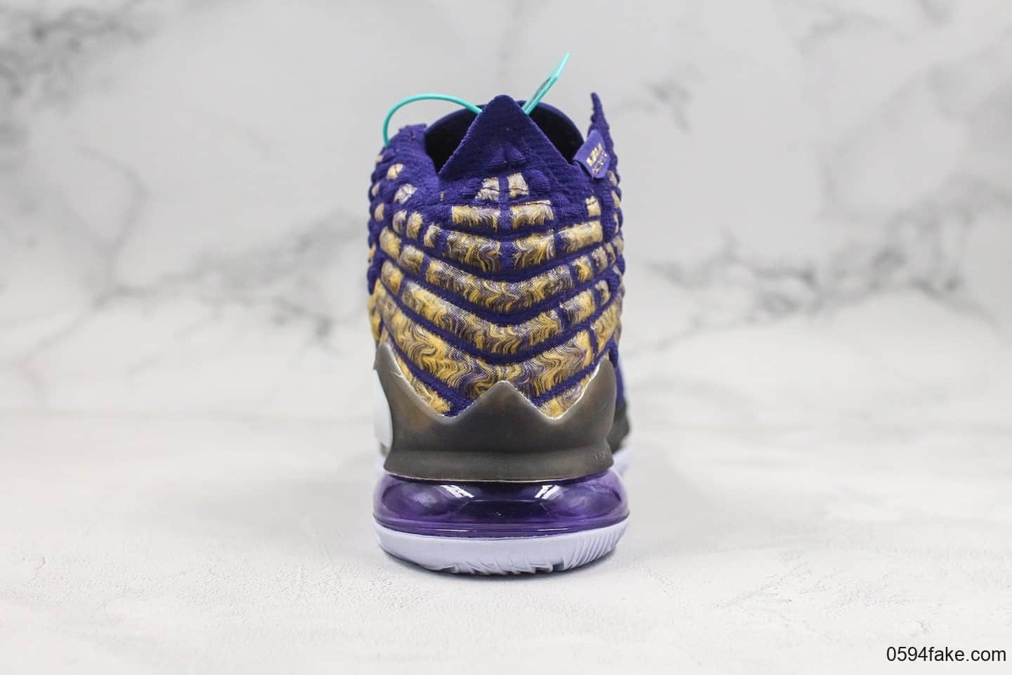 耐克Nike LeBron 17 Future Air纯原版本詹姆斯17代篮球鞋紫色内置Zoom＋Max双气垫加持正确鞋楦开发支持实战 货号：BQ3177-920
