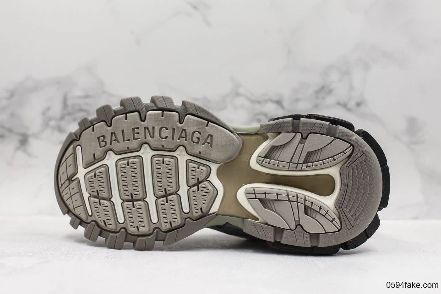 巴黎世家Balenciaga Track Trainer纯原版本三代LED灯款老爹鞋原装组合大底原档案数据开发