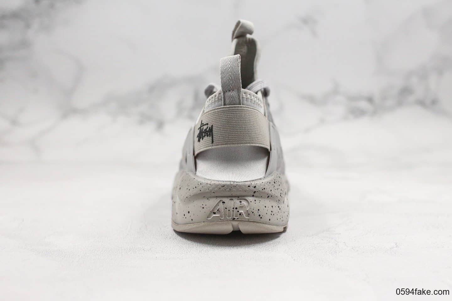 耐克Nike Air Huarache Ultra Suede ID公司级华莱士复古慢跑鞋灰色搭载Huarache技术原盒原标区别市面通货版本 货号：829669-338