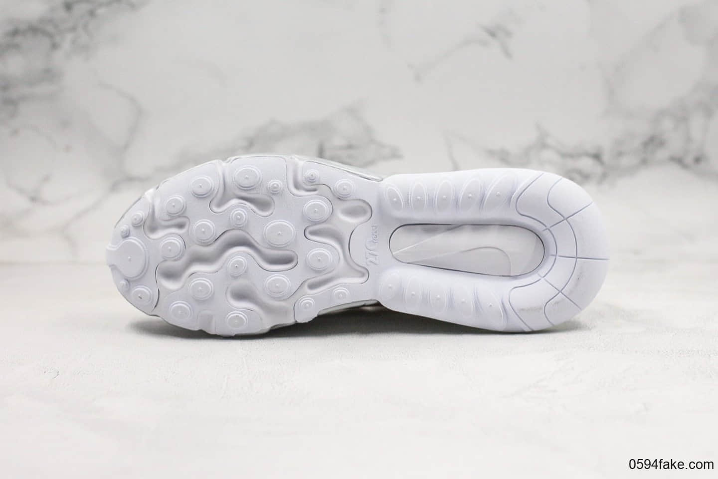 耐克Nike React Air Max 270纯原版本网纱系列机能半掌气垫跑鞋上海限定白银配色原楦头原纸板打造 货号：CQ4597-110