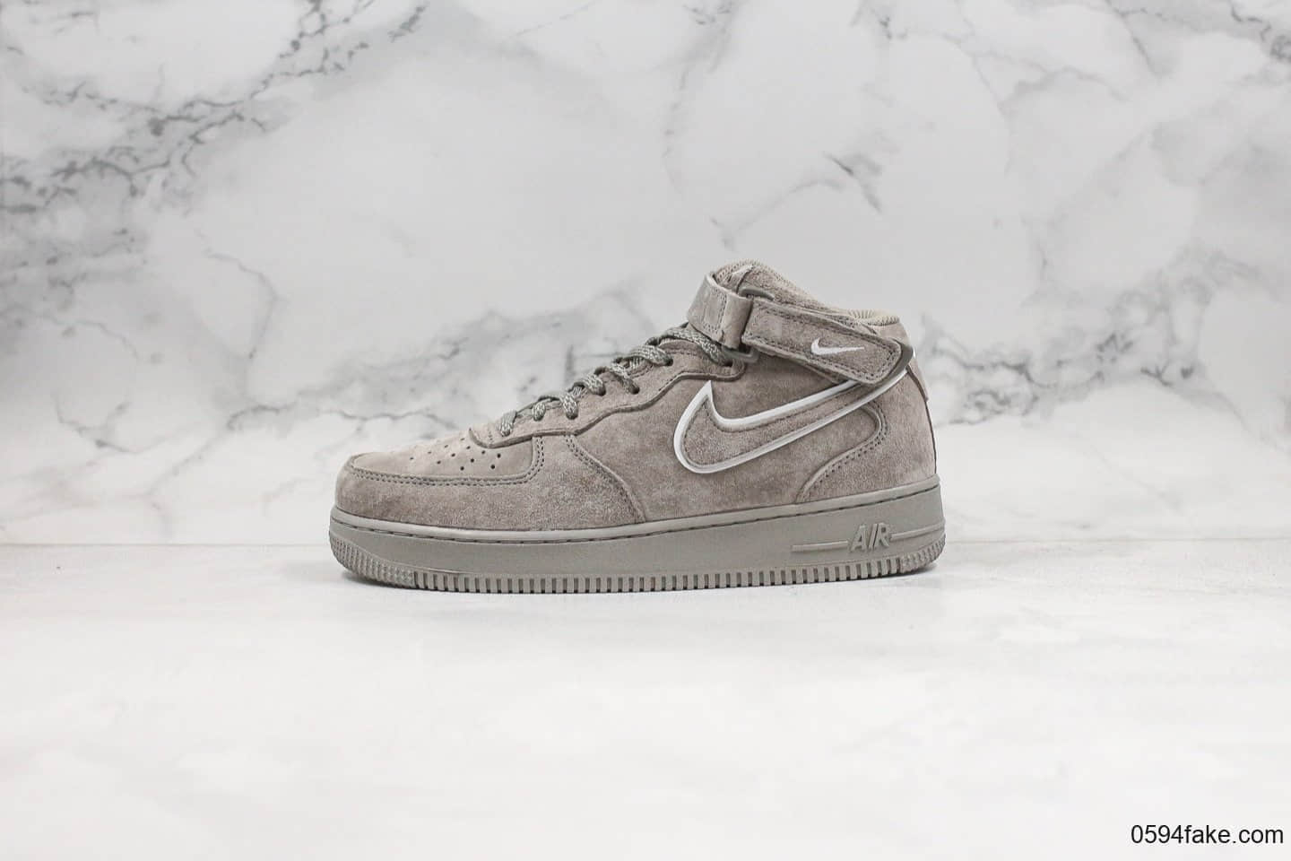 耐克Nike Air Force 1 Hi纯原版本中帮空军一号灰色麂皮限定配色内置全掌气垫原盒原标 货号：AA1118-003