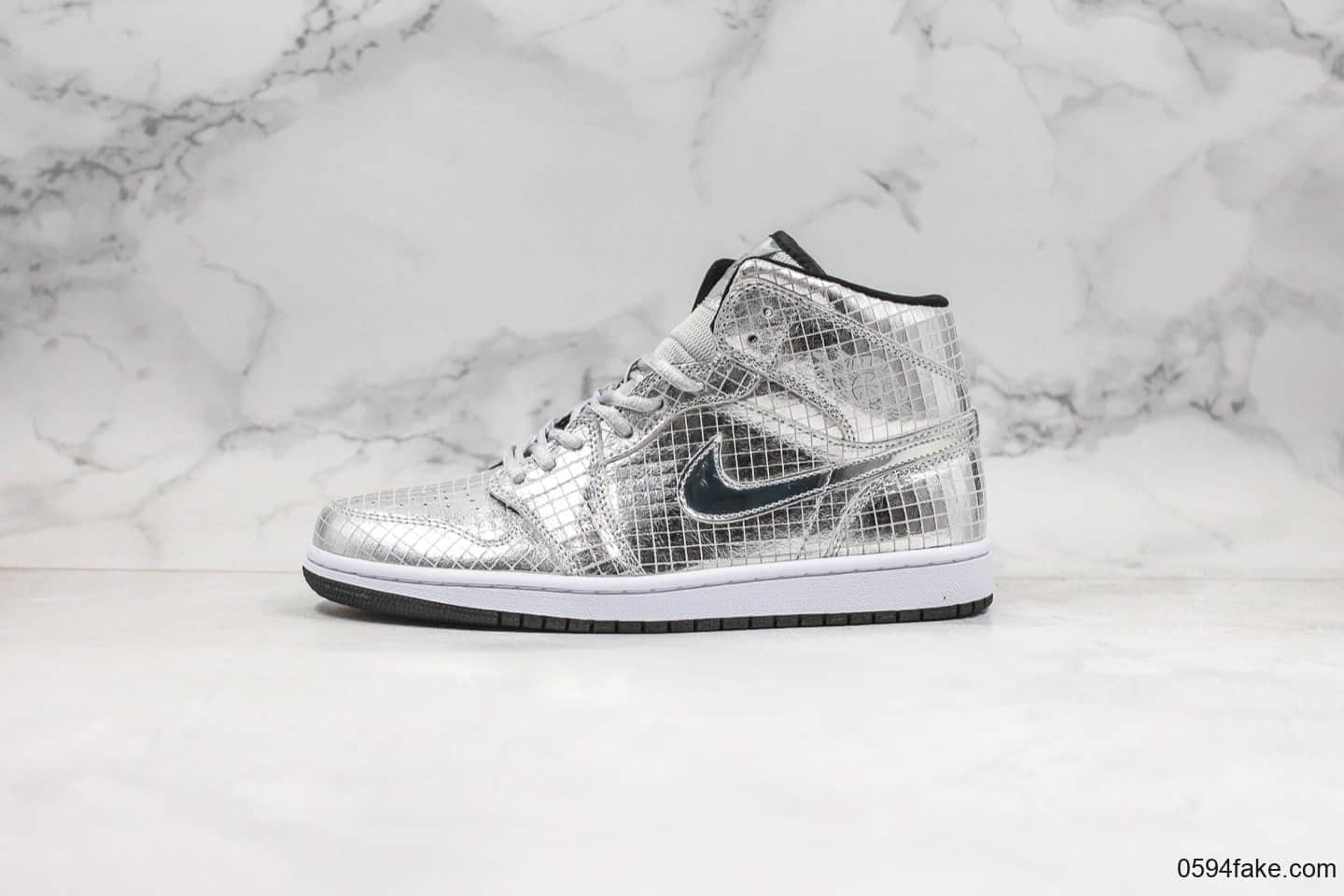 乔丹Air Jordan 1 Retro High OG公司级版本闪耀的灯球AJ1银色原盒原标原档案数据开发区别市面通货版本 货号：CU9304-001