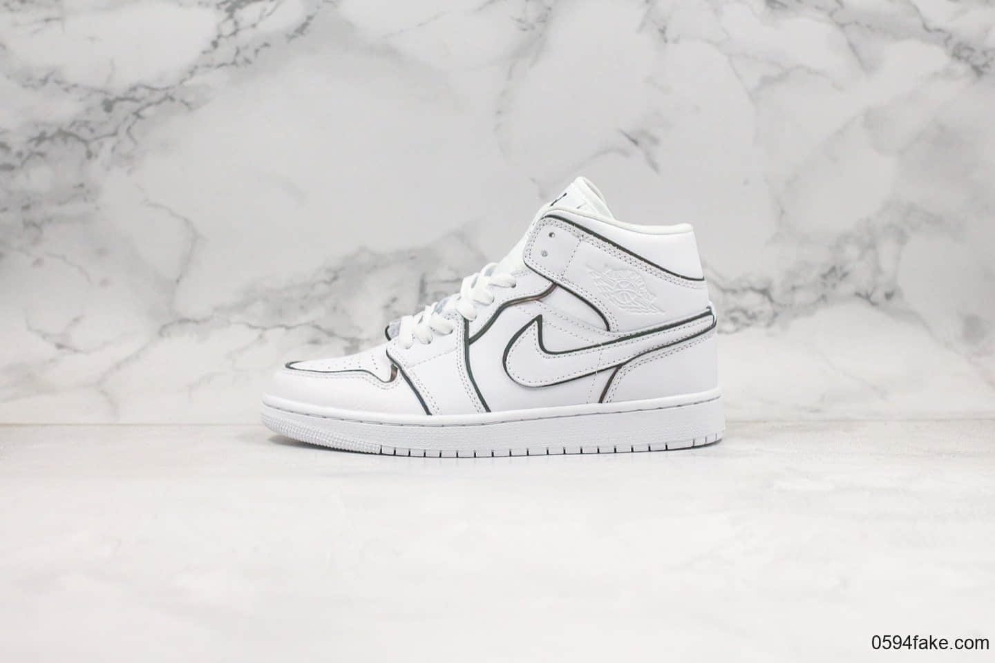 乔丹Air Jordan 1 Mid SE WMNS公司级版本中帮AJ1黑白反光二次元手稿原材料打造原盒原标 货号：CK6587-100