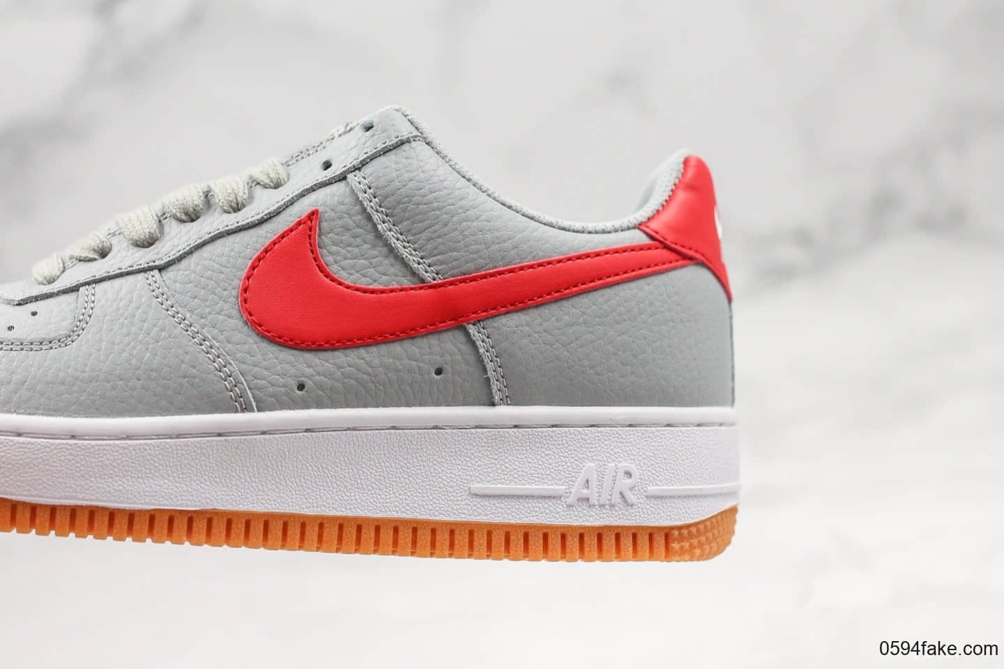 耐克Nike Air Force 1 Low 07纯原版本低帮空军一号灰白红内置全掌气垫鞋面采用移膜荔枝纹皮革原盒原标 货号：CL0057-003