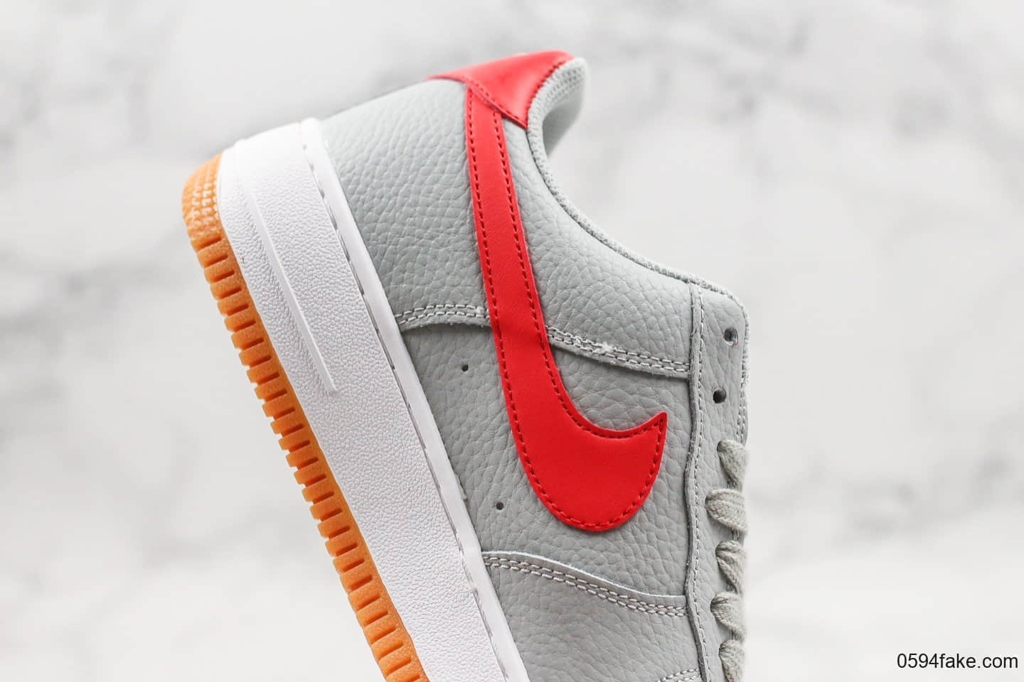 耐克Nike Air Force 1 Low 07纯原版本低帮空军一号灰白红内置全掌气垫鞋面采用移膜荔枝纹皮革原盒原标 货号：CL0057-003