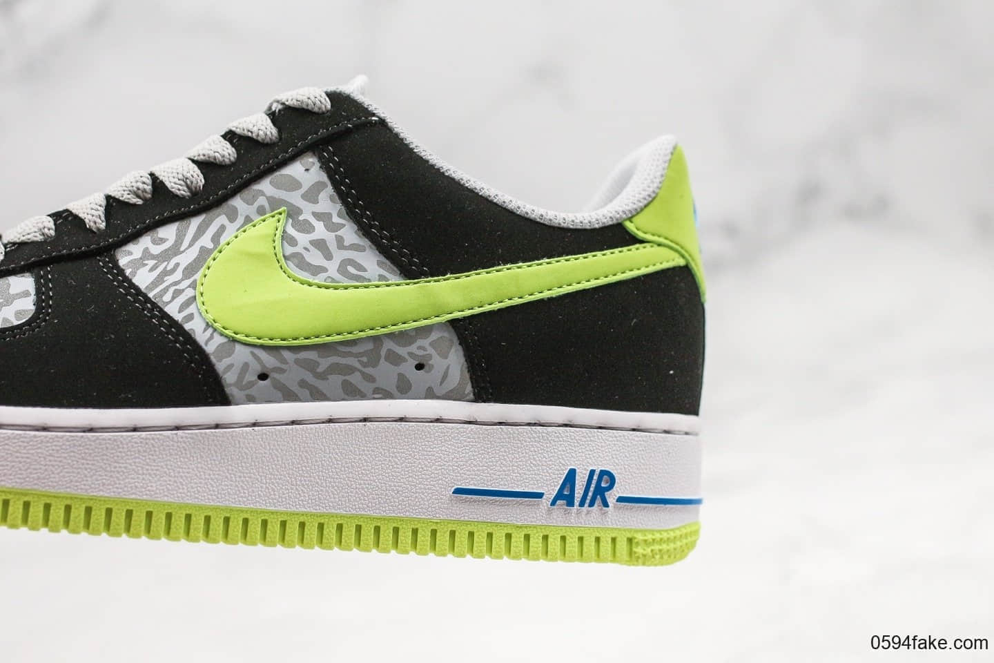 耐克Nike Air Force 1 Low 07纯原版本3M黑白绿斑马纹低帮空军一号内置气垫原档案数据开发 货号：488298-077