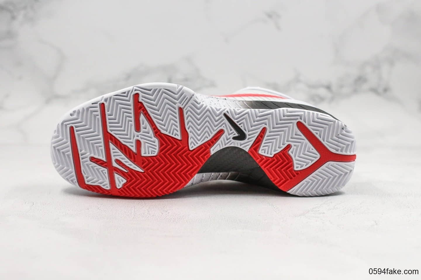 耐克Nike Zoom Kobe 4纯原版本科比4代美国国家篮球队灰红配色内置真碳板加持支持各种高强度实战 货号：AV6339-106
