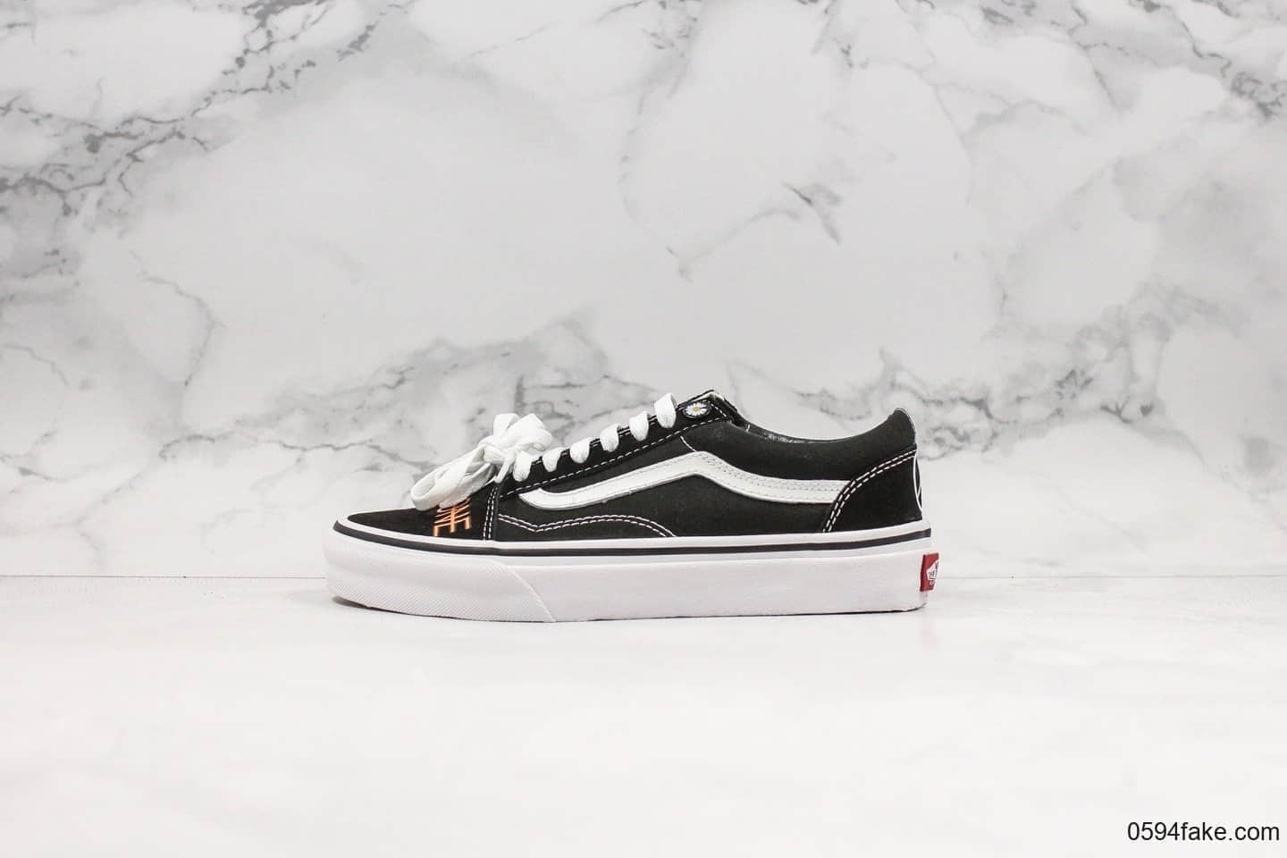 万斯PEACEMINUSONE X VANS OLD SKOOL BLACK W公司级版本小雏菊低帮硫化板鞋原厂硫化大底原盒原标细节完美 货号：VN-0D3HY28