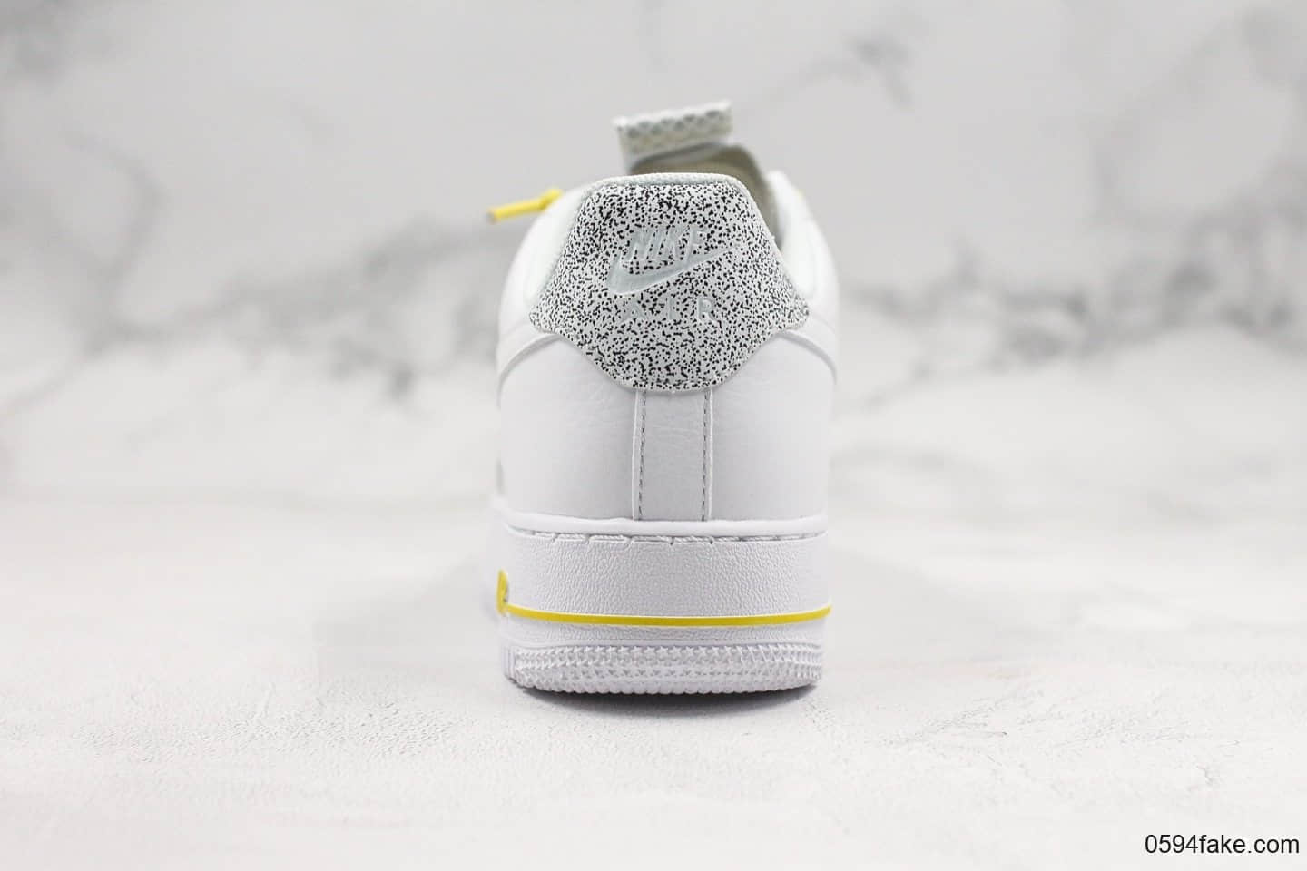 耐克Nike Wmns Air Force 1 07 LX纯原版本低帮空军一号解构白黄色内置气垫原盒原标 货号：898889-104