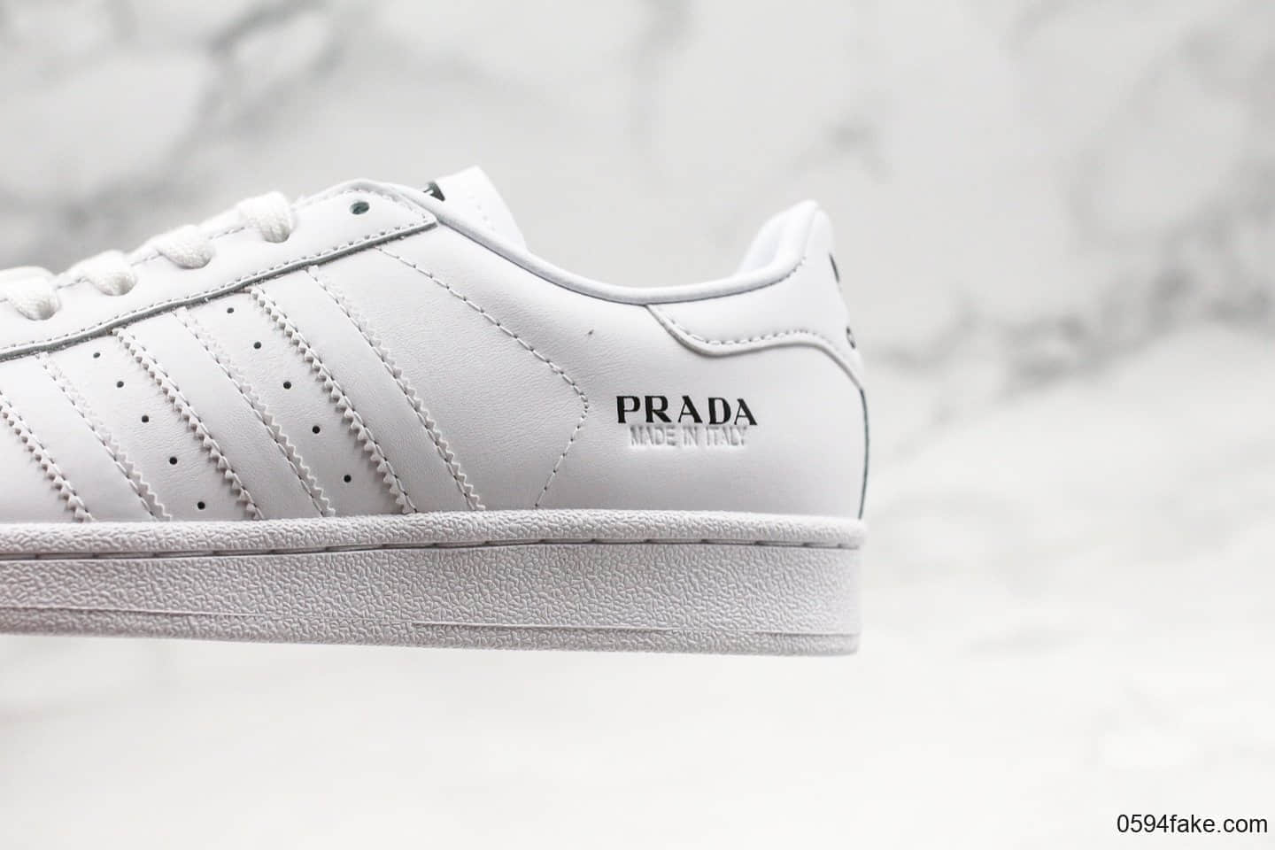 阿迪达斯adidas Superstar II White Black x Prada纯原版本普拉达联名款三叶草贝壳头纯白正确硅蓝中底明星上脚同款 货号：FW6683