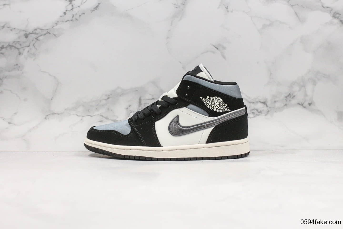 乔丹Air Jordan 1 Mid公司级版本中帮aj1丝绸伯爵原盒原标原鞋开模一比一打造 货号：852542-011