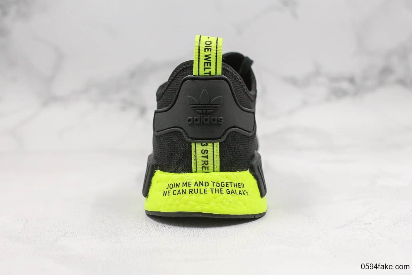 阿迪达斯Adidas NMD R1 Boost V2纯原版本NMD二代爆米花星球大战联名款黑绿色原厂Boost中底原盒原标 货号：FW2283