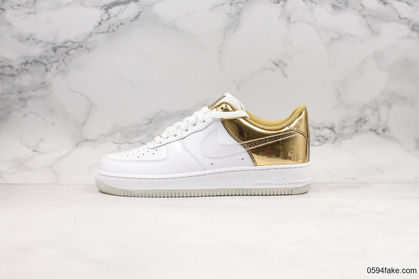 耐克Nike Air Force 1 Pays Tribute to Shanghai s Golden Era纯原版本上海限定版白金空军一号原盒原标内置气垫细节完美 货号：CU2991-197