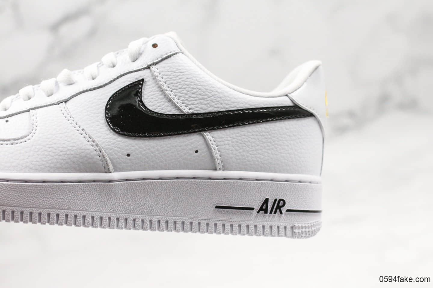 耐克Nike Air Force 1 Low 07纯原版本低帮空军一号黑白漆皮勾原盒原标内置气垫 货号：CI3446-100