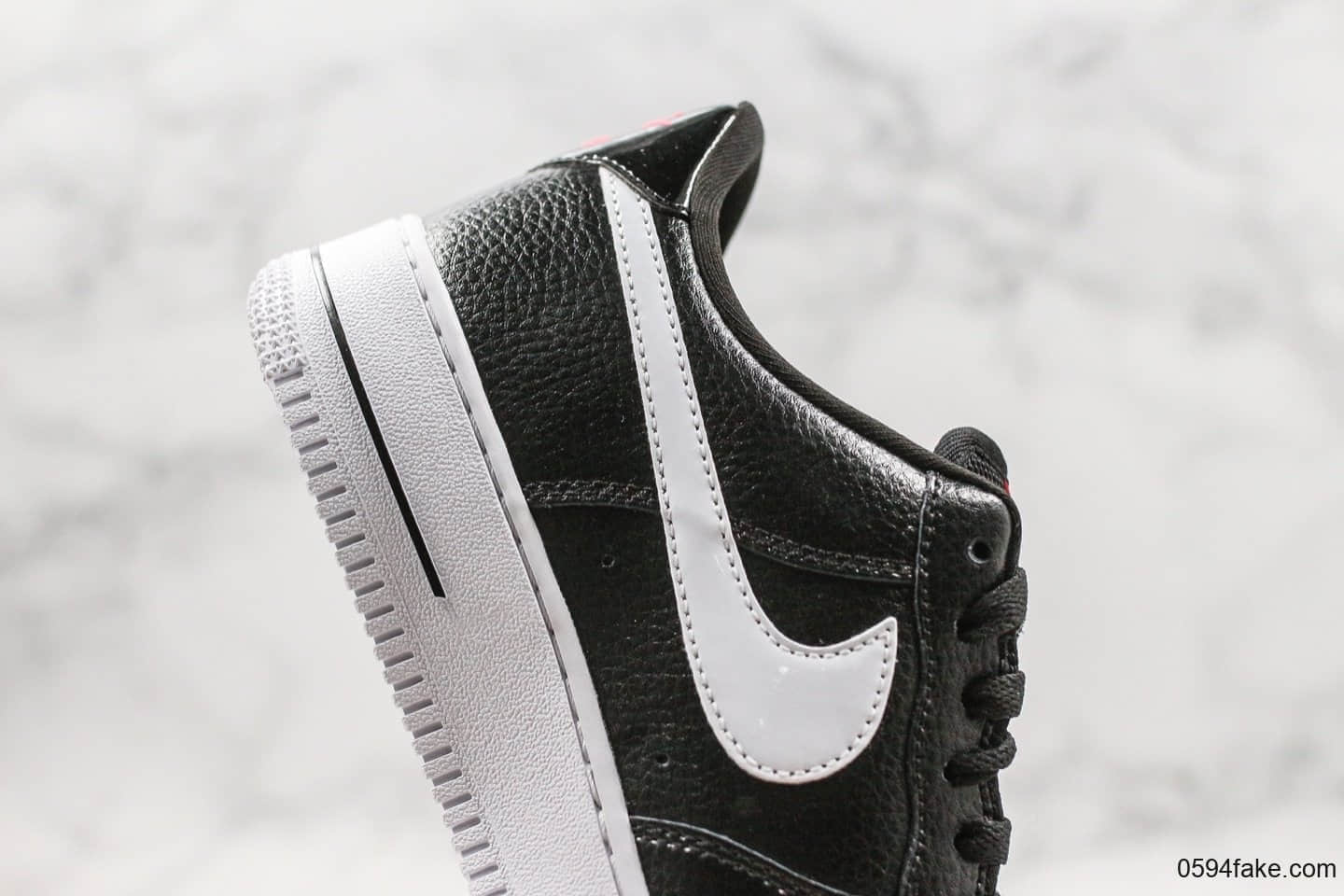 耐克Nike Air Force 1 Low ’07纯原版本低帮空军一号白黑漆皮勾内置全掌气垫 货号：CI3446-001