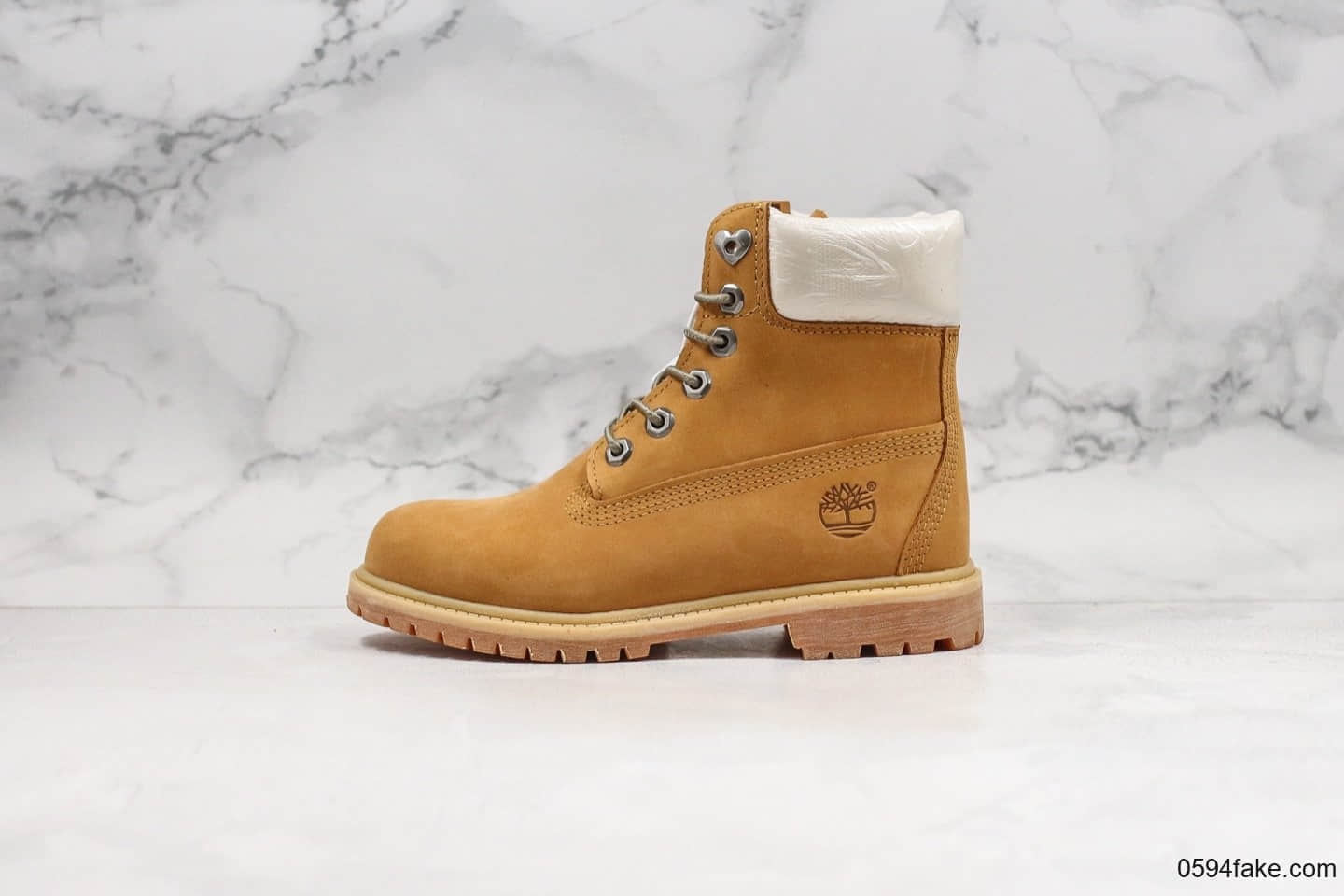 天伯伦Timberland A2A8H Valentine's Day Pink纯原版本女神小麦色爱心刺绣款原厂五金配件中山代工厂进口防水皮料打造马丁靴