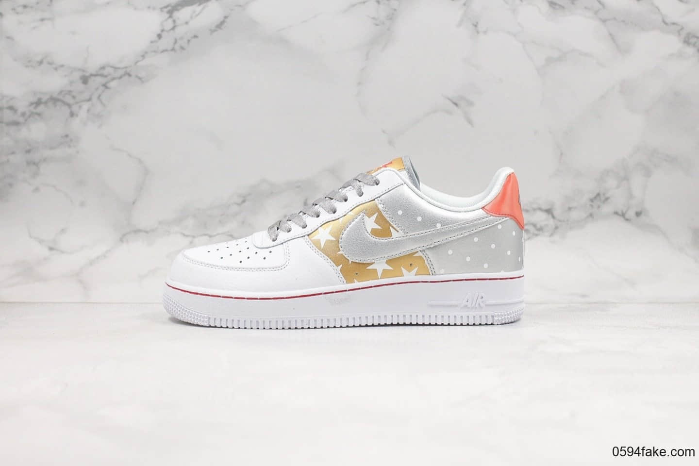 耐克NIKE AIR FORCE 1'07纯原版本低帮空军一号波普艺术白金银色星星内置气垫内置RFID芯片原盒配件 货号：CT3437-100