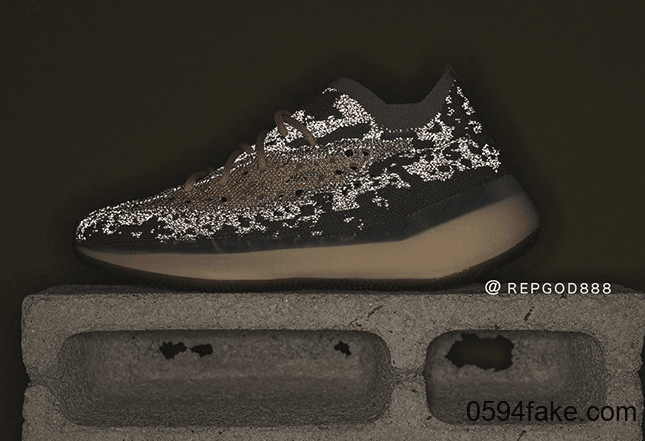 Yeezy Boost 380 “Mist”首度曝光！还有满天星版本！