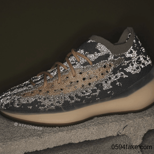 Yeezy Boost 380 “Mist”首度曝光！还有满天星版本！