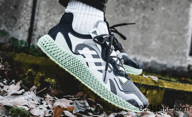 全新adidas Runner V2 4D将于12月21日发售！ 货号：EG6510