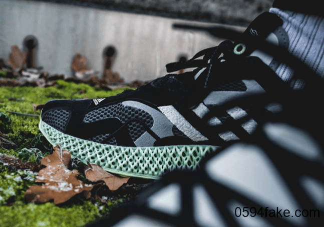 全新adidas Runner V2 4D将于12月21日发售！ 货号：EG6510