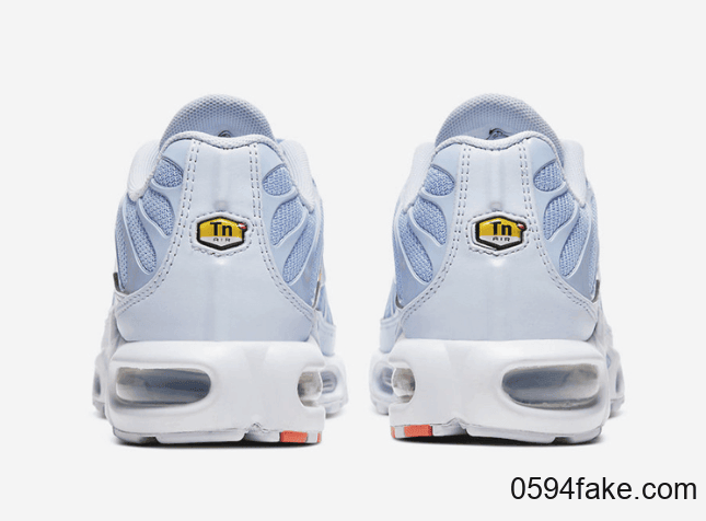 清新蓝色调！Nike Air Max Plus新配色即将登场！ 货号：CV3021-400