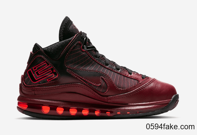 全家族尺码回归！Nike LeBron 7“ 圣诞节”配色明日发售！ 货号：CU5133-600