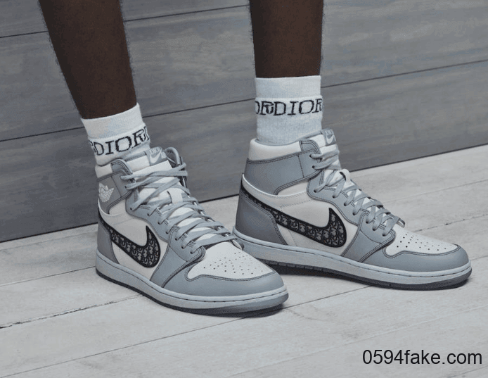 超限量重磅联名来袭！Dior x Air Jordan 1实物图首度曝光！