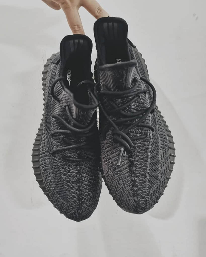 Adidas Yeezy 350 Boost V2 “Black” 货号：FU9161