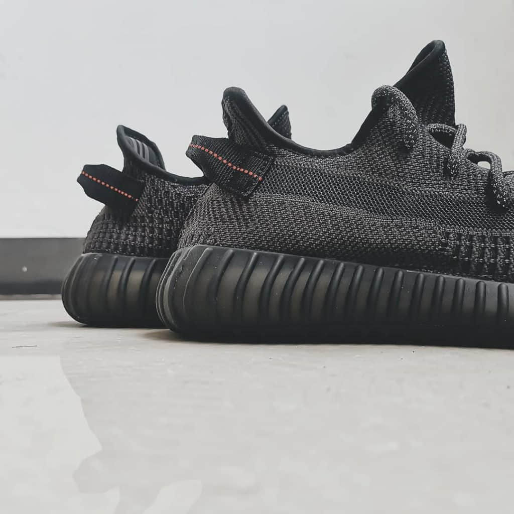Adidas Yeezy 350 Boost V2 “Black” 货号：FU9161