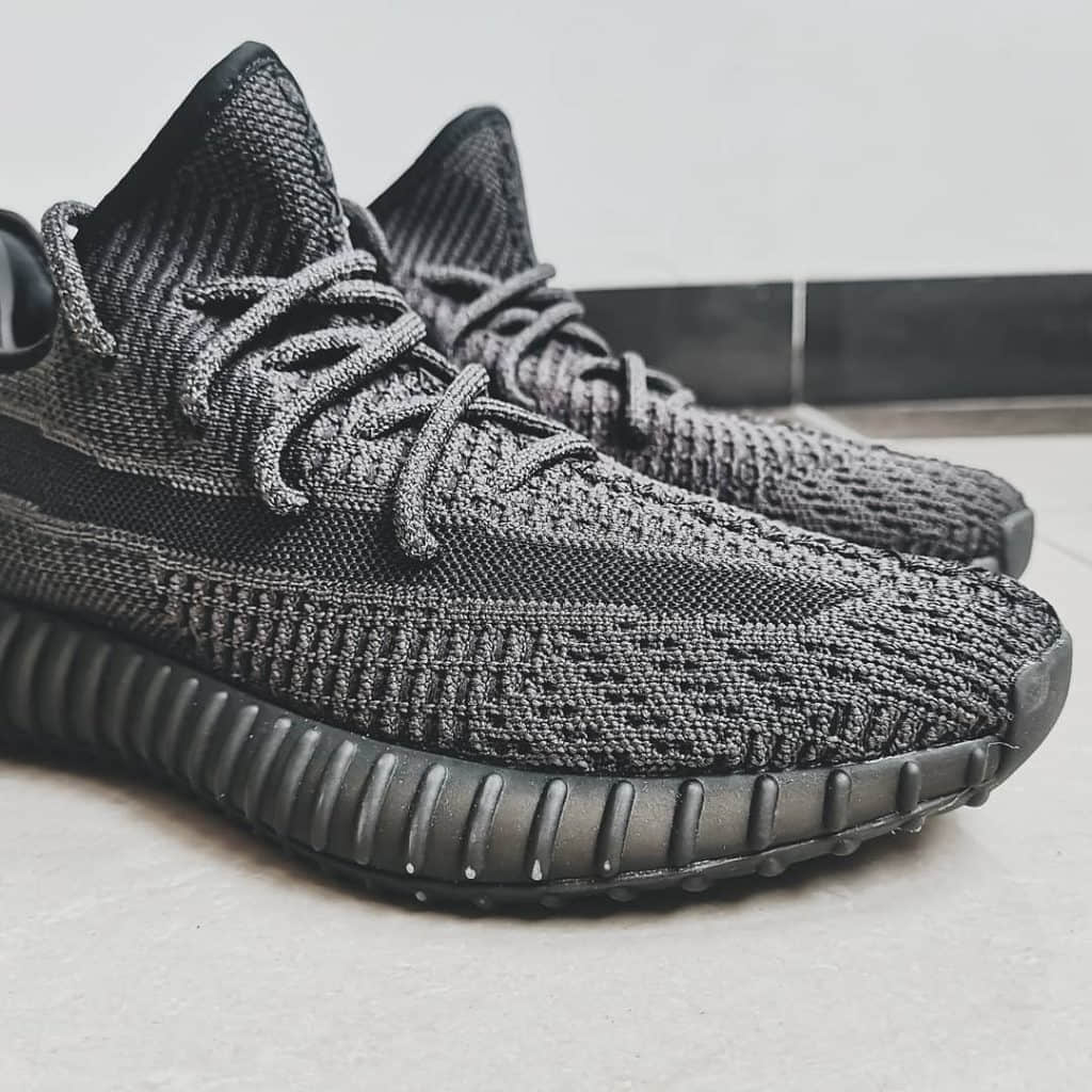 Adidas Yeezy 350 Boost V2 “Black” 货号：FU9161