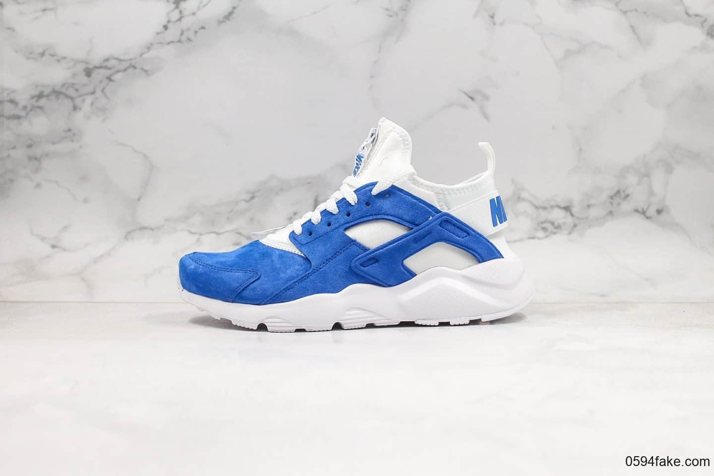 耐克Nike Air Huarache Ultra Suede纯原华莱士慢跑鞋麂皮蓝白色内置气垫全麂皮鞋面材质原盒原标 货号：829669-884