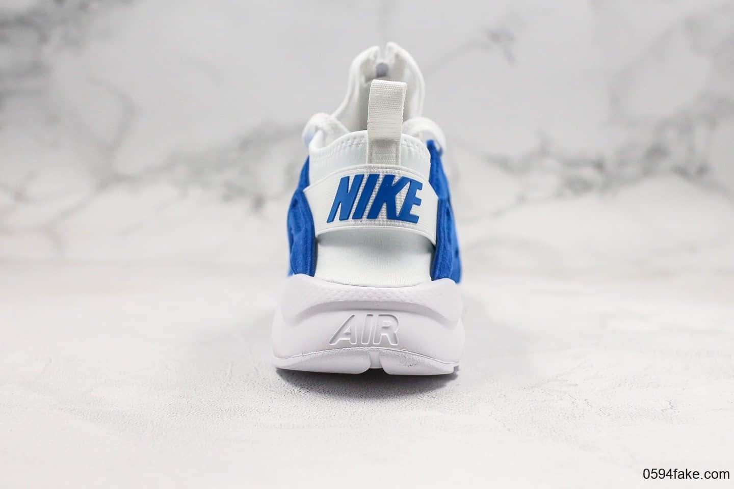 耐克Nike Air Huarache Ultra Suede纯原华莱士慢跑鞋麂皮蓝白色内置气垫全麂皮鞋面材质原盒原标 货号：829669-884