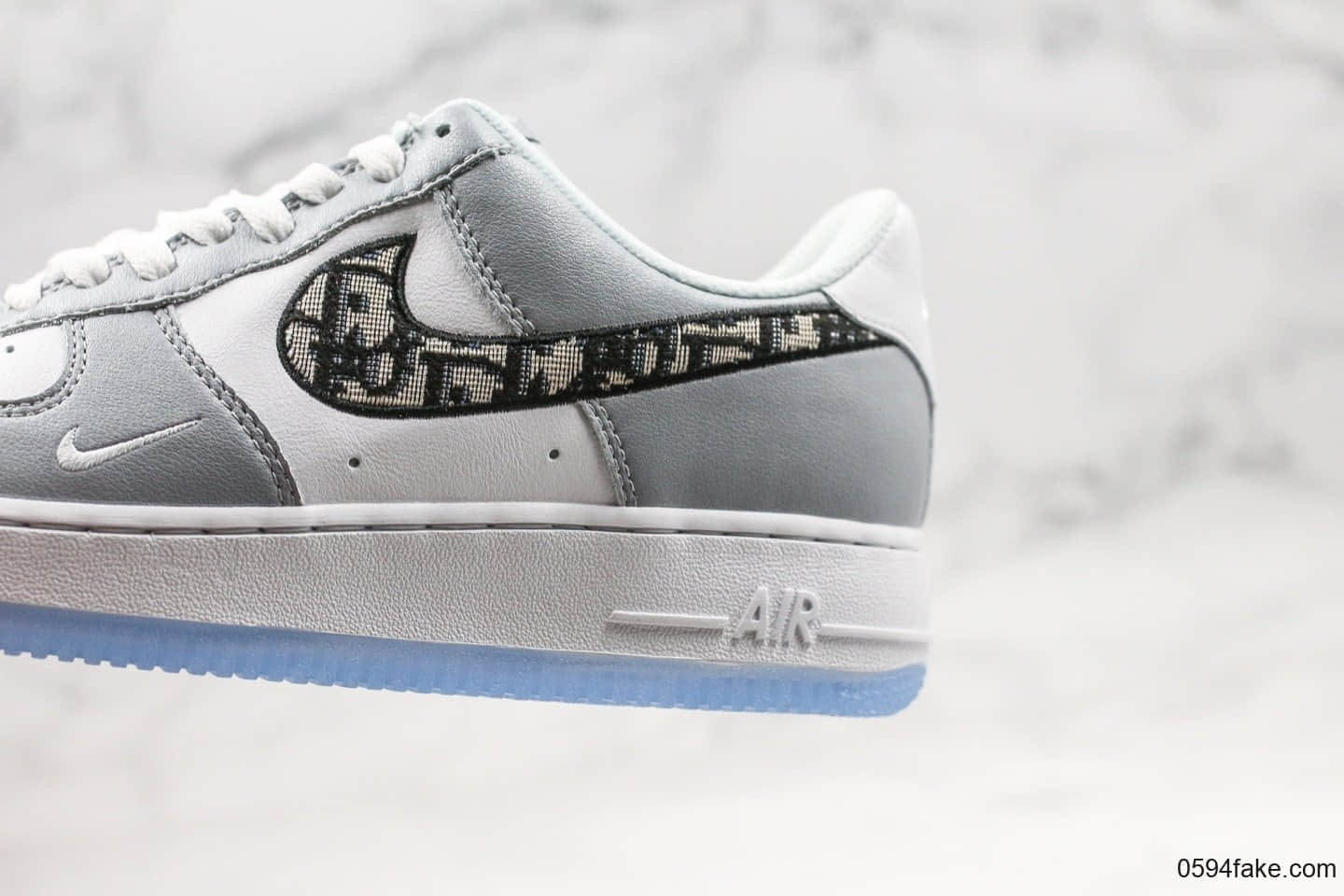 耐克DIOR x Nike WMNS Air Force 1纯原版本迪奥联名款空军一号灰黑色内置气垫超软头层皮革鞋面原档案数据开发 货号：5553688-888