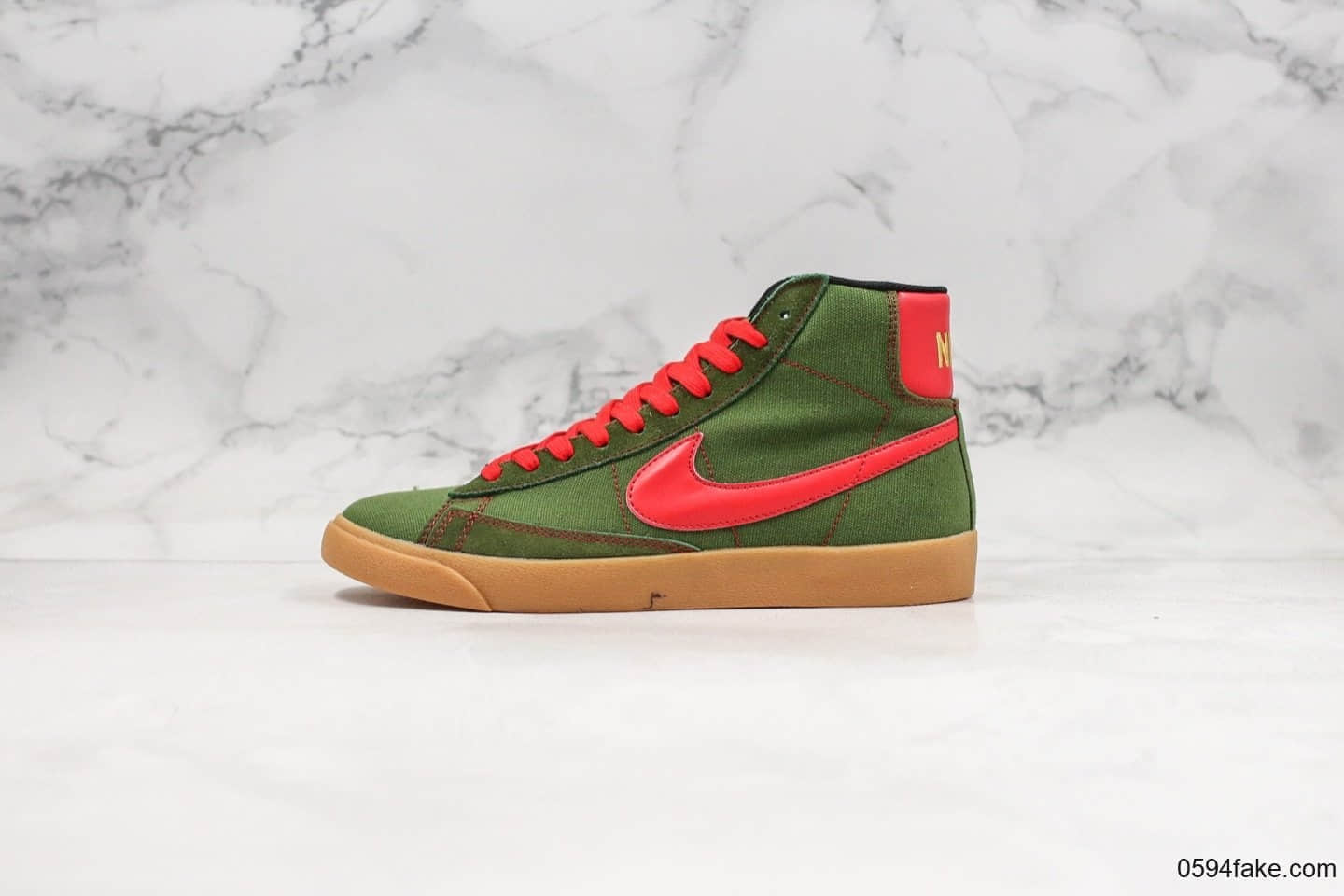 耐克Nike Blazer Mid QS HH公司级版本高帮开拓者复古红绿配色内置Zoom气垫原盒配件 货号：JL6806-400