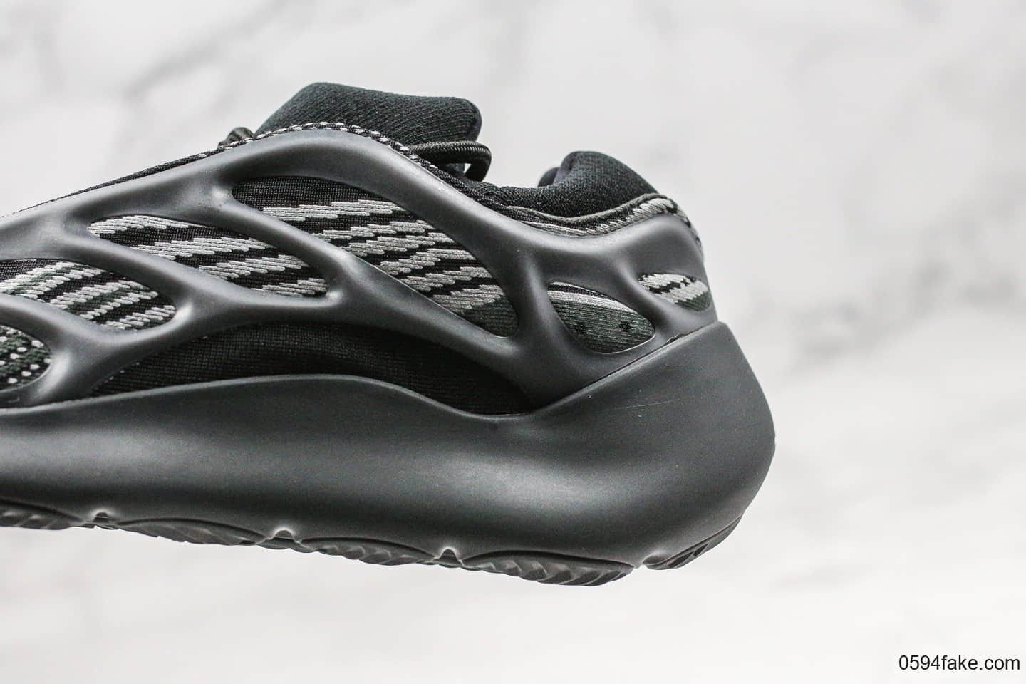 阿迪达斯Adidas Yeezy 700 V3 Azael纯原版本椰子700V3黑色骨架夜光老爹鞋原厂Boost缓震大底原档案数据开发 货号：H67799