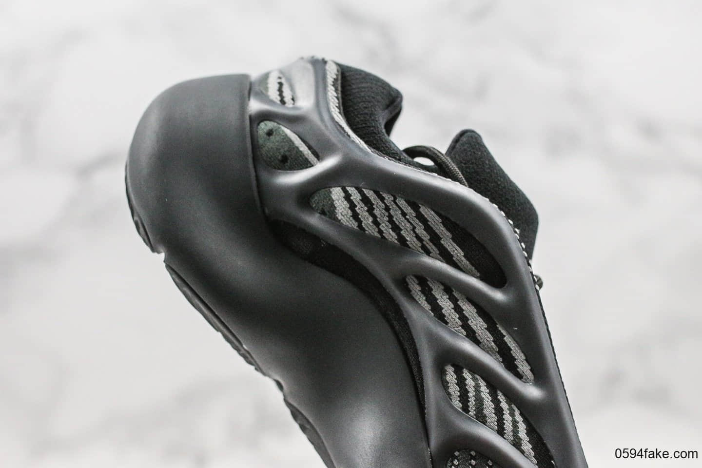 阿迪达斯Adidas Yeezy 700 V3 Azael纯原版本椰子700V3黑色骨架夜光老爹鞋原厂Boost缓震大底原档案数据开发 货号：H67799